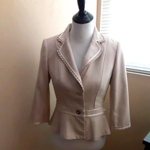 Jacket Beautifully lined.